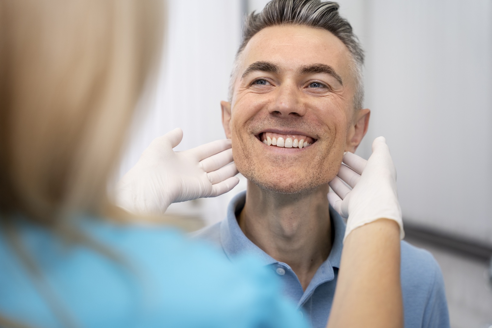 close-up-doctor-checking-man (Copy)